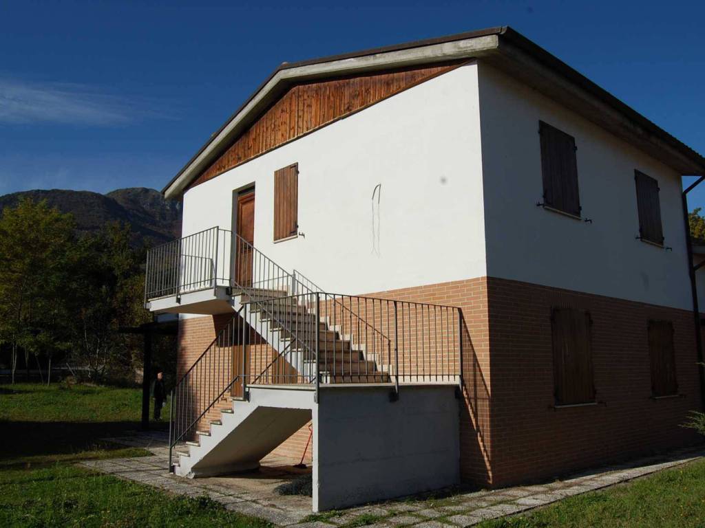 Villa a Sarnano in Contrada Brilli - Foto 4