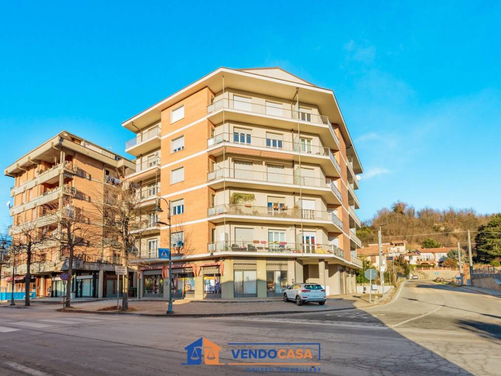 Appartamento a Dogliani in Via Generale E. Cappa, 73 - Foto 2