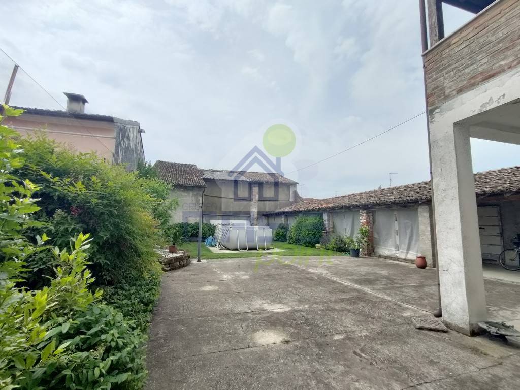 Casa indipendente a Acquanegra sul chiese in via 4 Novembre 2 - Foto 2