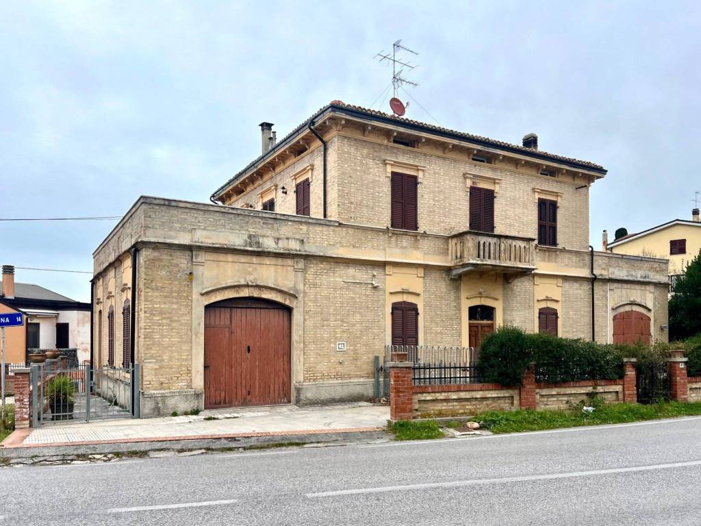 Appartamento a Agugliano in Via Alcide De Gasperi, 41 - Foto 2