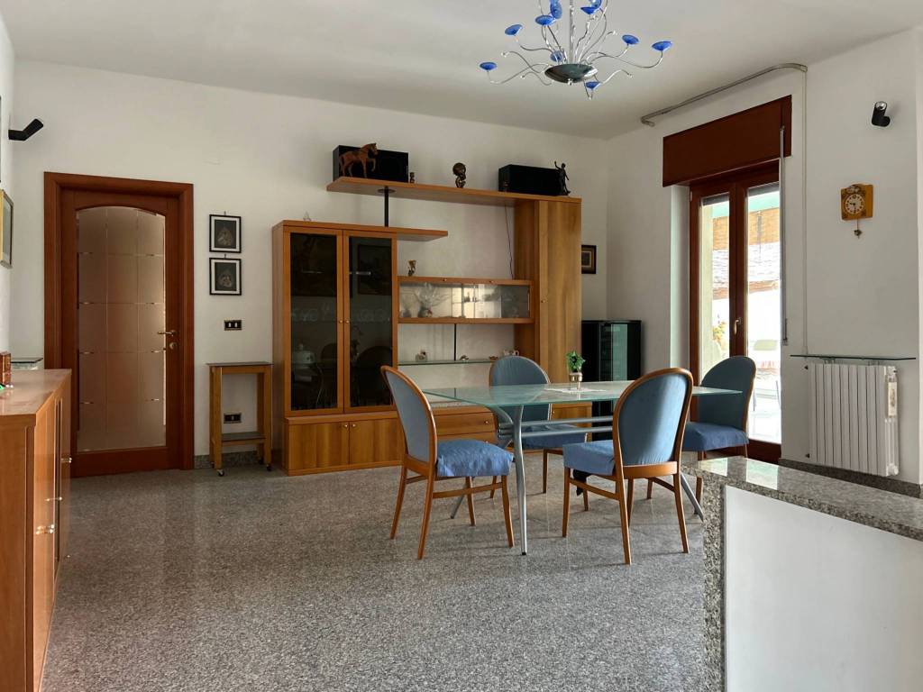 Appartamento a Grottaglie in Via Abruzzi - Foto 5