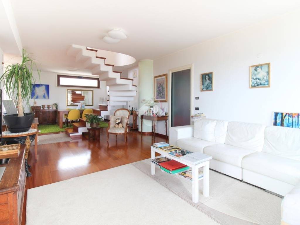 Attico / mansarda a Roseto degli abruzzi in Via adige, 13 - Foto 2