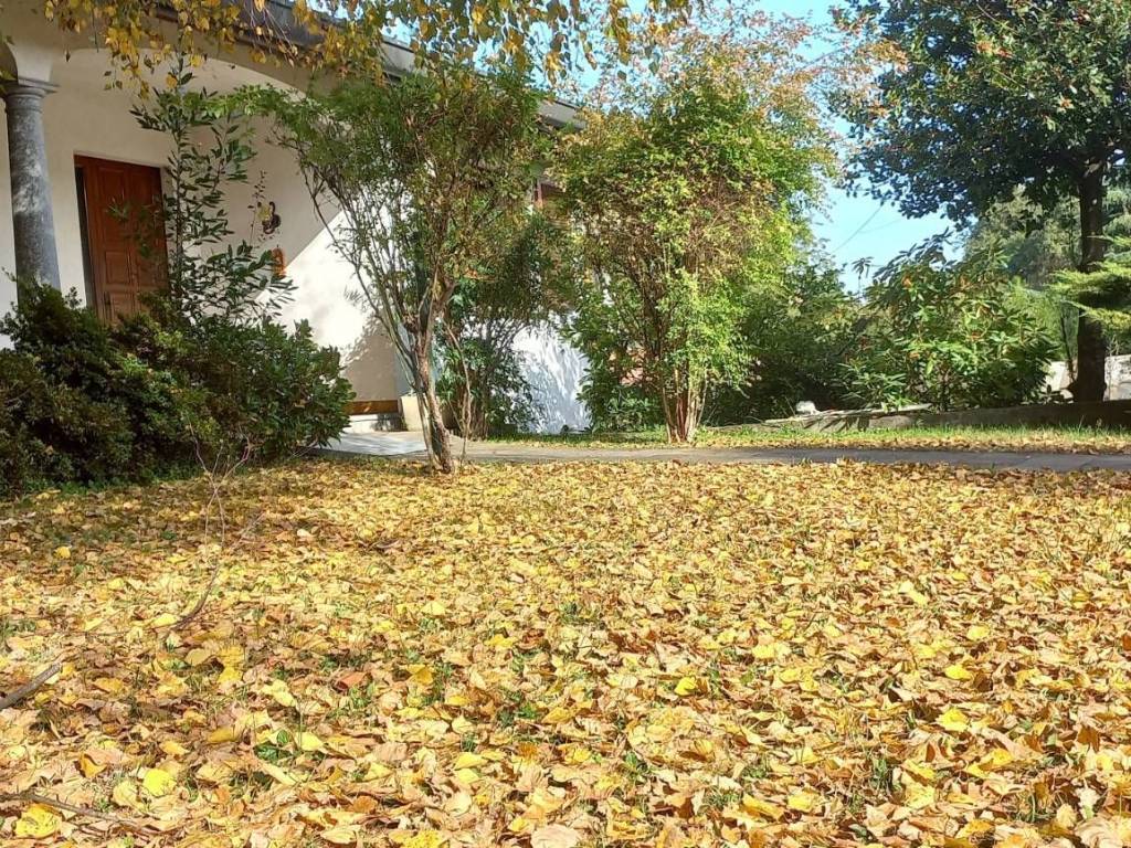 Villa a Castronno in Via Sacro Monte, 48 - Foto 4