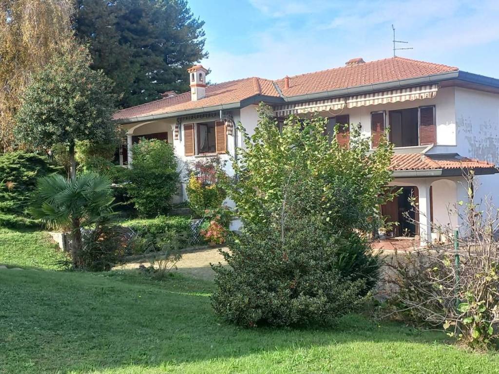 Villa a Castronno in Via Sacro Monte, 48 - Foto 5