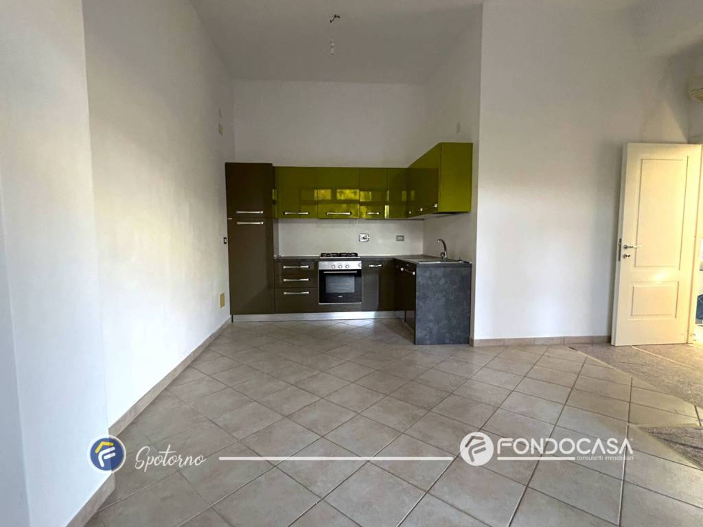 Appartamento a Spotorno in Piazza Camillo Sbarbaro - Foto 2