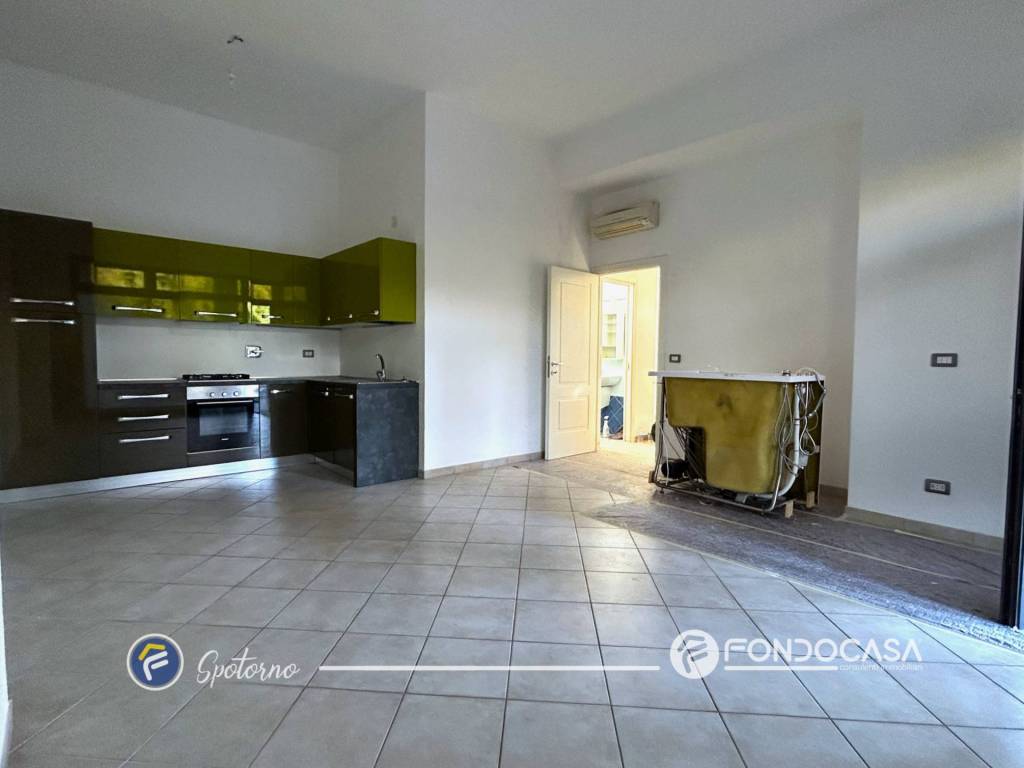 Appartamento a Spotorno in Piazza Camillo Sbarbaro - Foto 3
