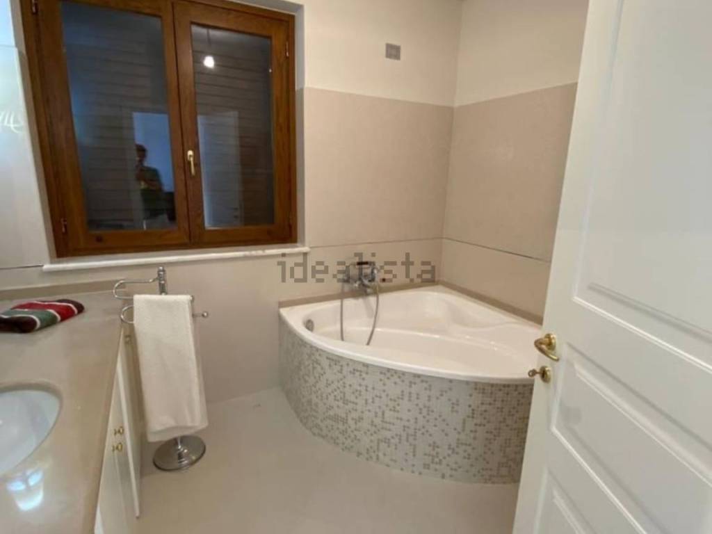 Villa a Castiglione del lago in Località Vitellino S.N.C. - Foto 3