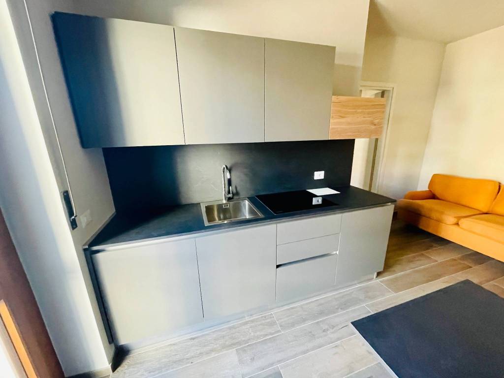 Appartamento a Borgomanero in Via Ugo Foscolo, 1 - Foto 5