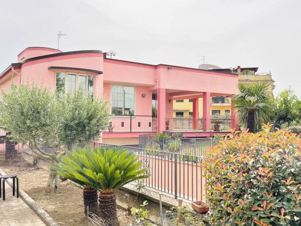 Villa a Maddaloni in Via Aldo Moro - Foto 2