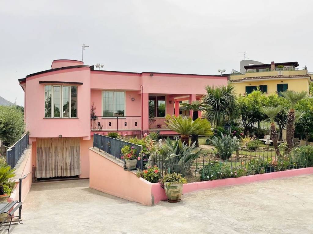 Villa a Maddaloni in Via Aldo Moro - Foto 3