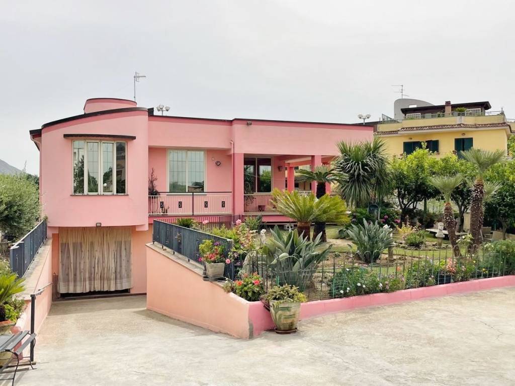 Villa a Maddaloni in Via Aldo Moro - Foto 4