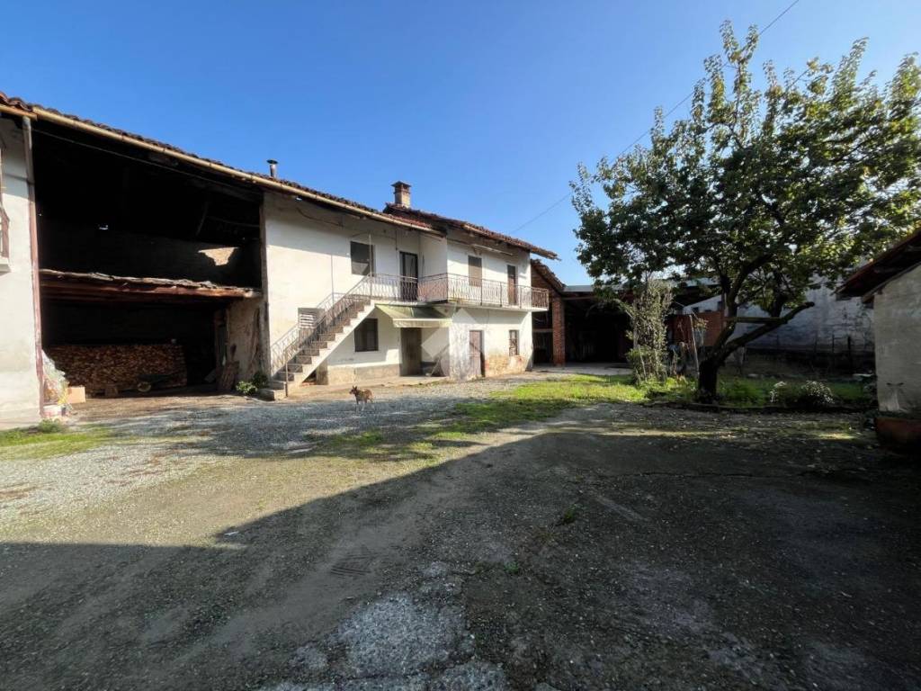 Casa indipendente a Revello in Via Vecchia della Valle, 7 - Foto 5