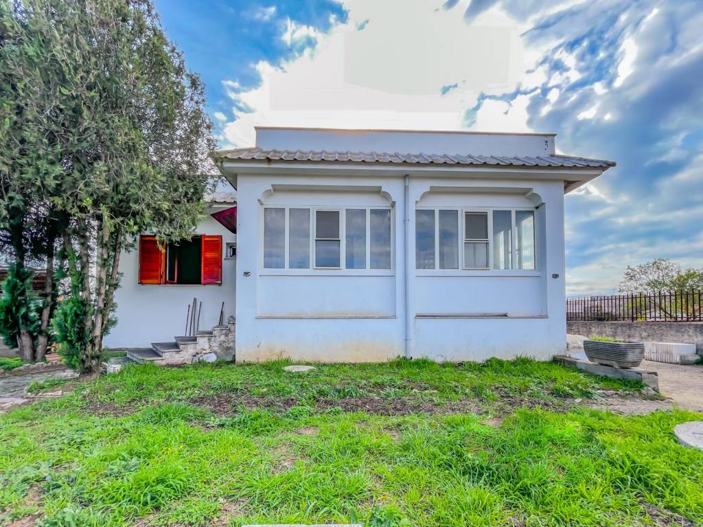 Villa a Aprilia in Via Crati - Foto 3