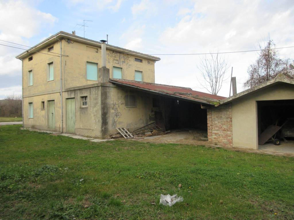 Rustico / casale a Vallefoglia in Via Toscana - Foto 2