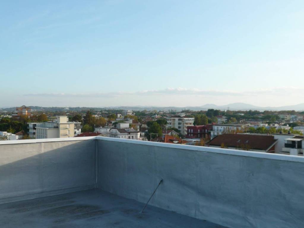 Palazzo / stabile a Riccione - Foto 3