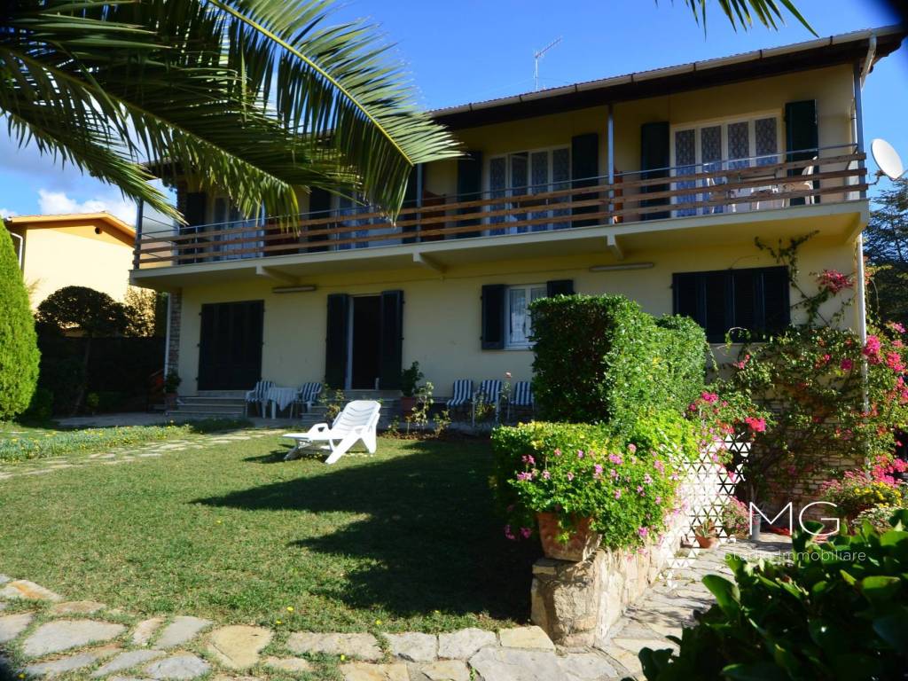 Villa a Rosignano marittimo in Via Isonzo - Foto 2