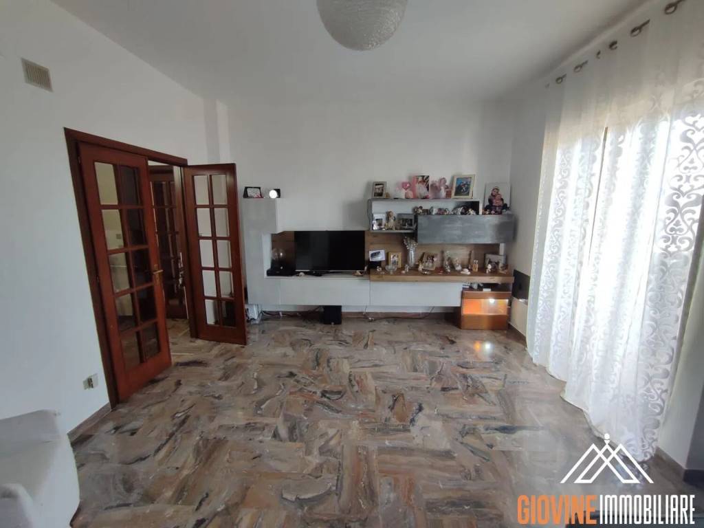 Appartamento a Martina franca in Viale della Stazione - Foto 4