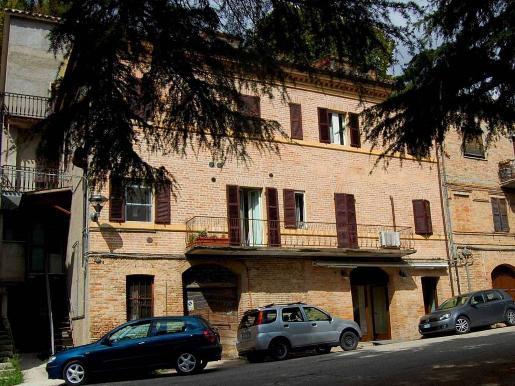 Palazzo / stabile a Sarnano in Via Filippo Corridoni, 95 - Foto 2