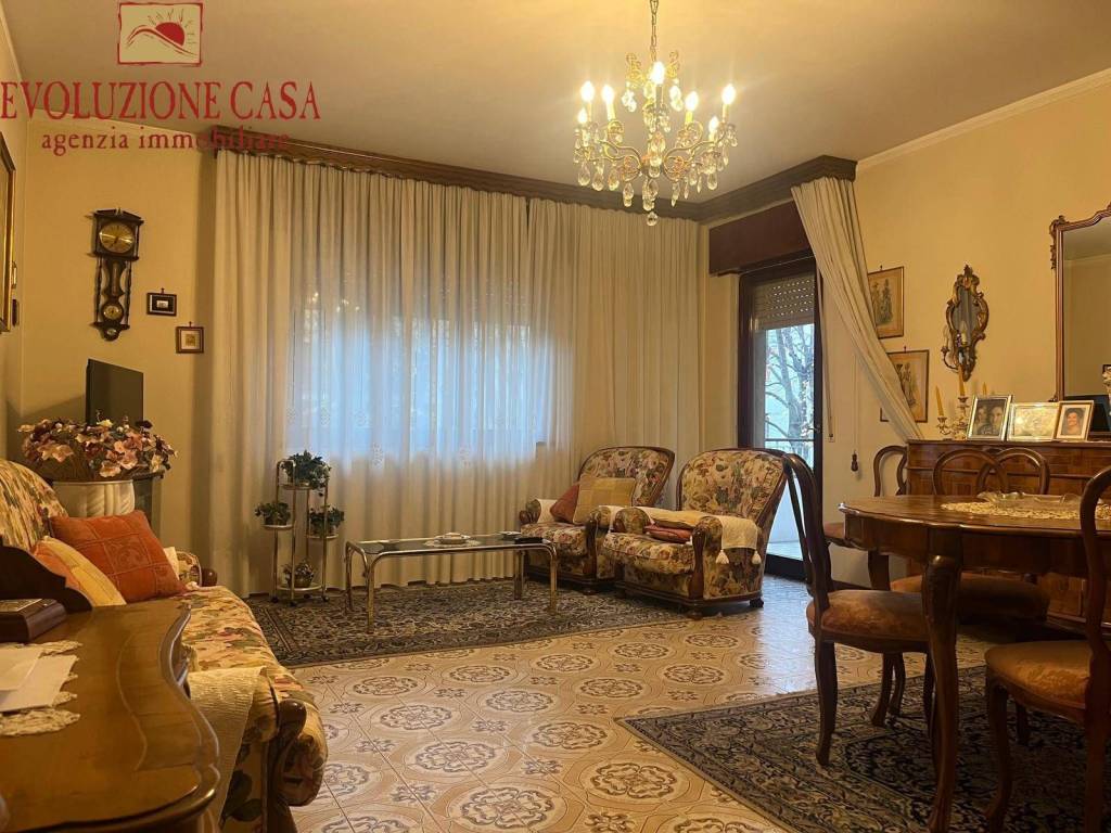 Appartamento a Monfalcone in viale san marco, 38 - Foto 2