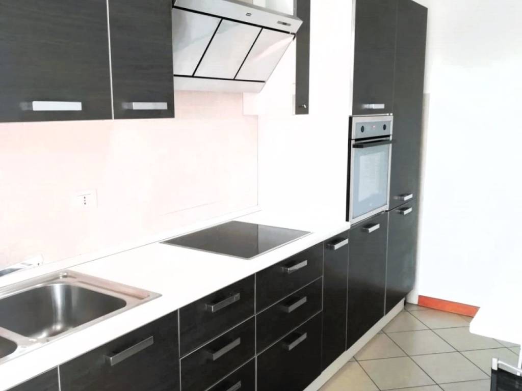 Appartamento a Lonato del garda in Via Fenil Nuovo Molini - Foto 3