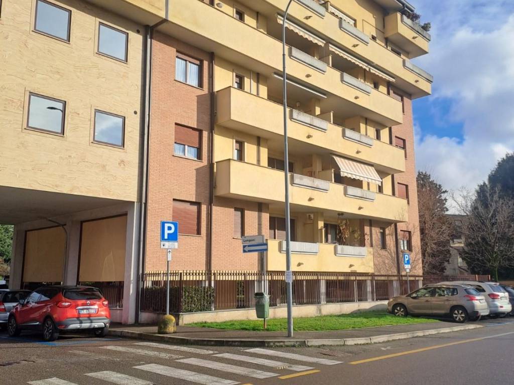 Appartamento a Seveso in Via Emilio Longoni - Foto 2