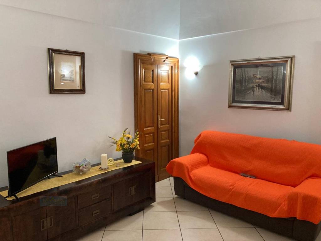 Casa indipendente a Ceglie messapica in Via Panzera - Foto 3