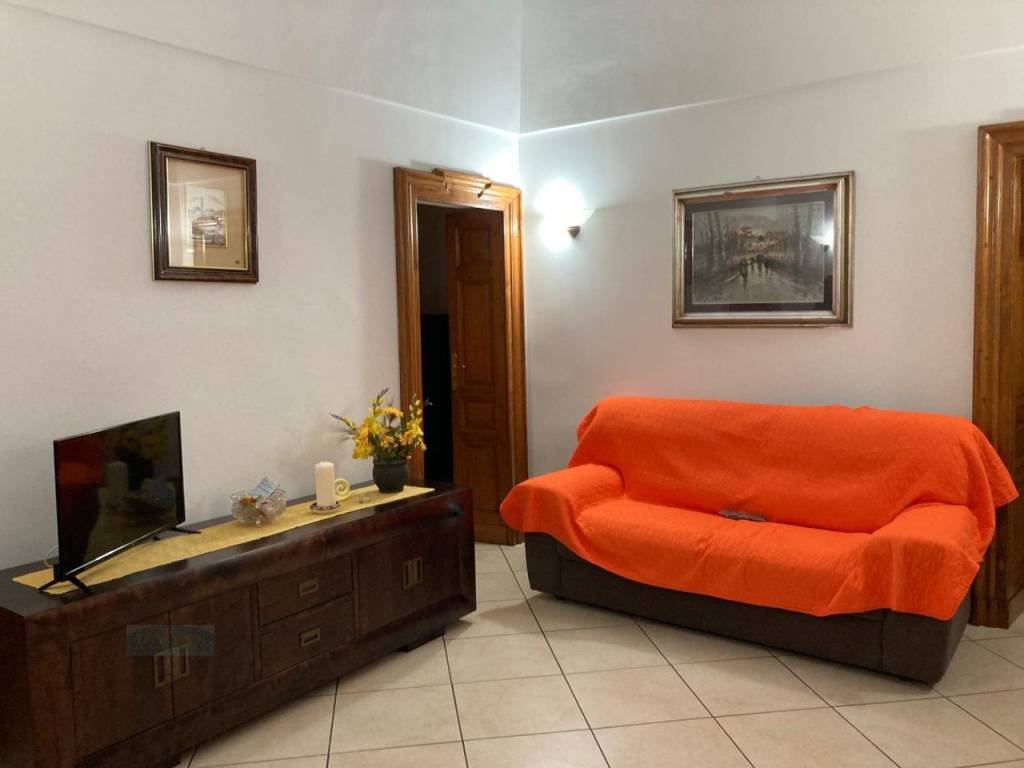 Casa indipendente a Ceglie messapica in Via Panzera - Foto 5