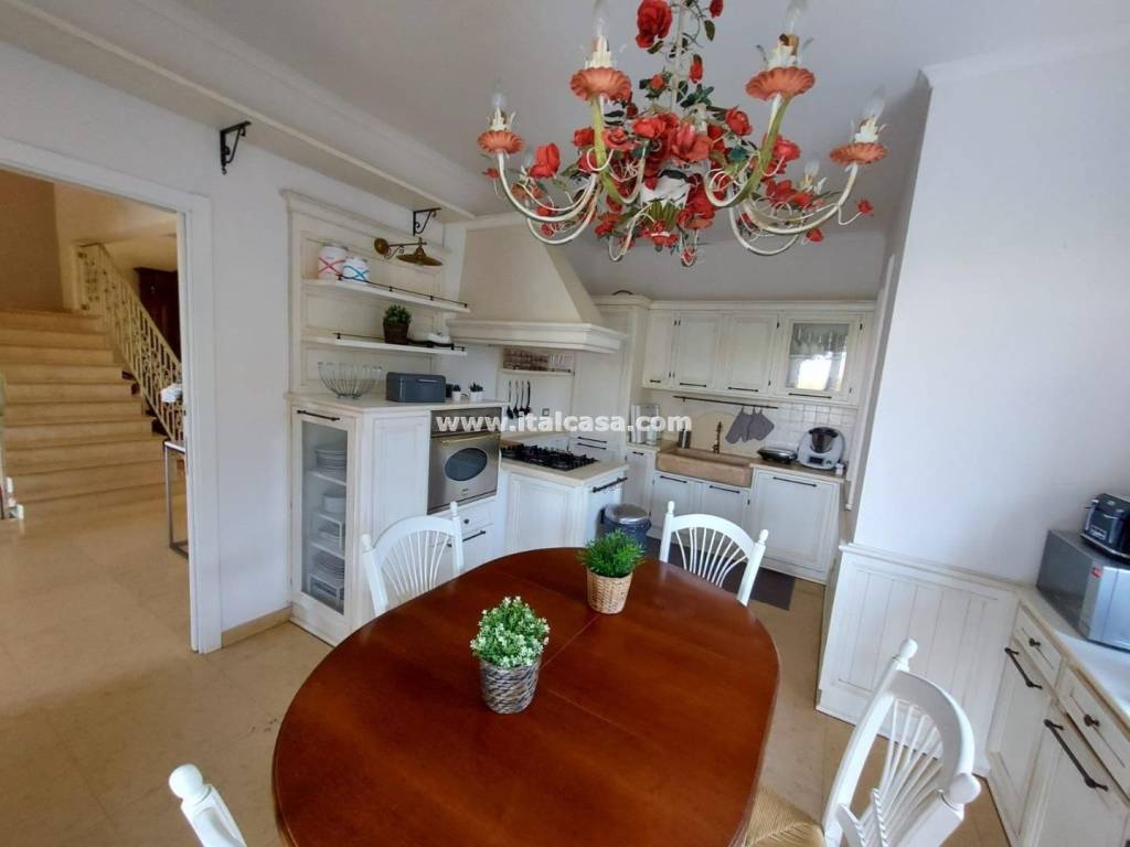 Villa a Crotone in Viale Magna Grecia - Foto 4
