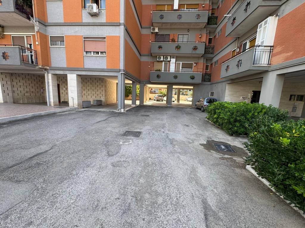 Appartamento a Taranto in Via Lago di Bolsena, 6 - Foto 2