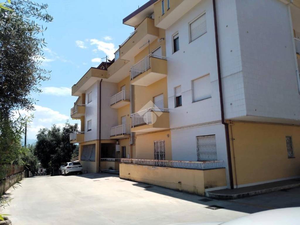 Appartamento a Castrolibero in Viale della Resistenza, 132 - Foto 3