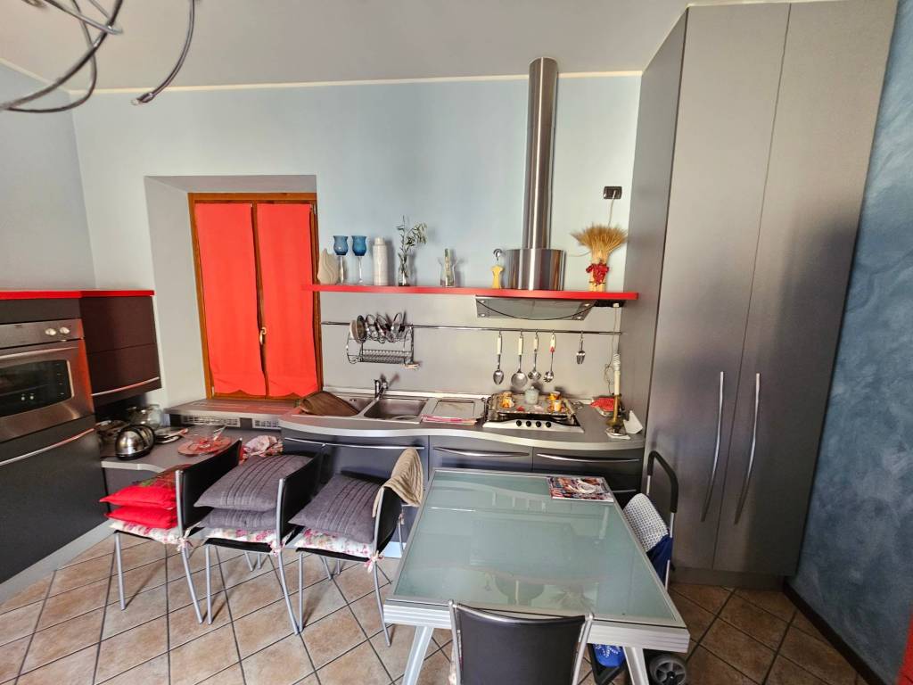 Appartamento a Barzanò in Piazza Fratelli Besana - Foto 5