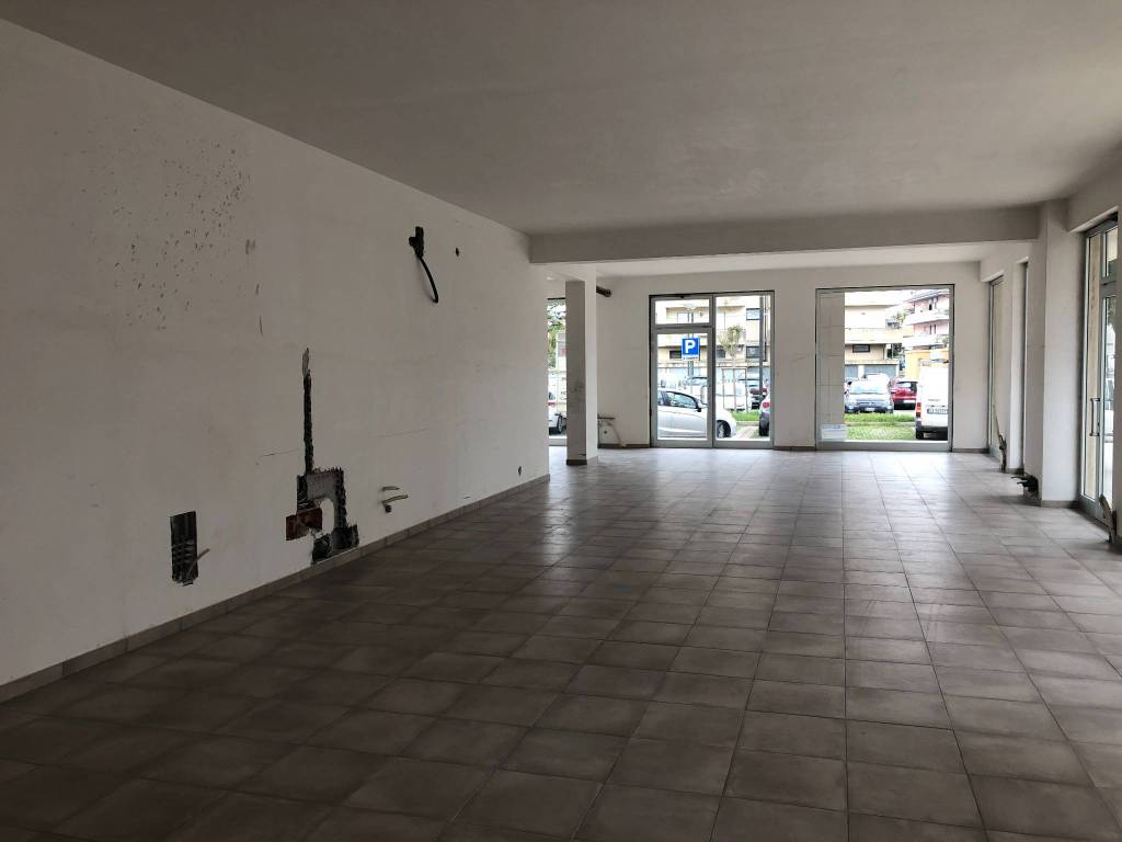 Immobile a San giovanni teatino in Galleria Karol Wojtyla - Foto 4