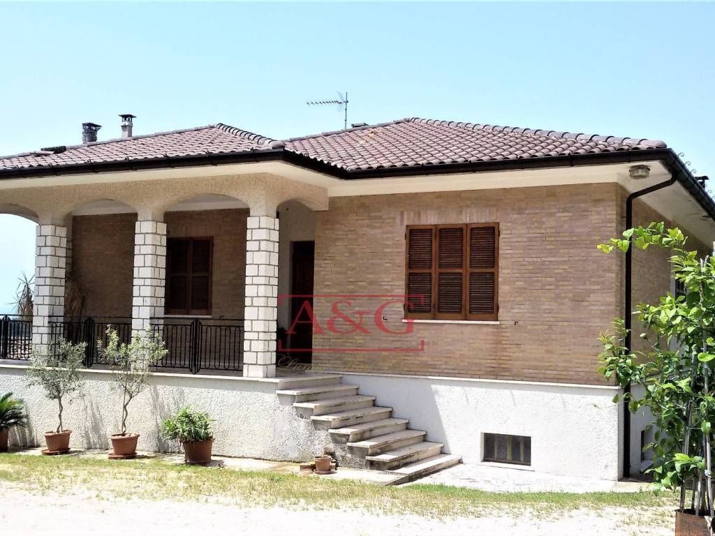 Villa a Montegiorgio in contrada fegatara - Foto 3