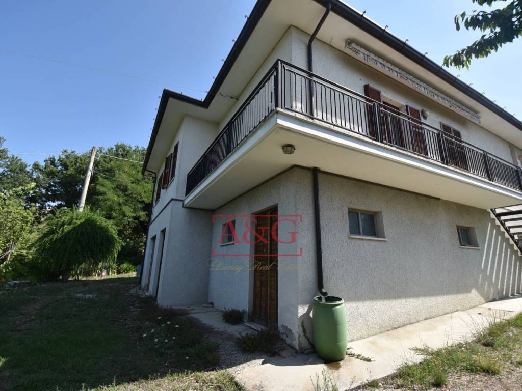Villa a Montegiorgio in contrada fegatara - Foto 5