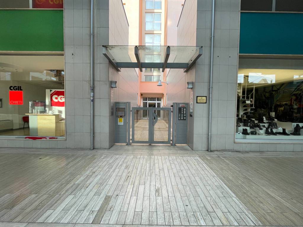 Immobile a San giovanni teatino in Galleria Karol Wojtyla - Foto 3