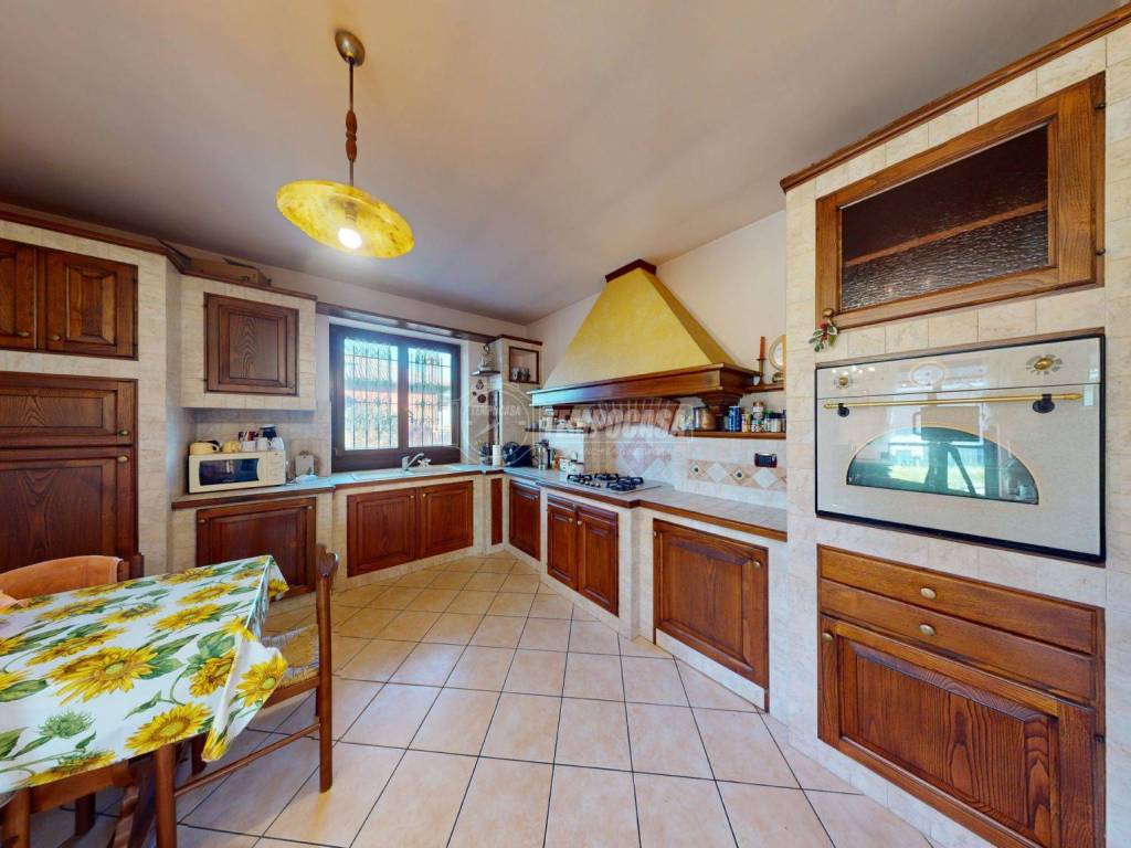 Villa a Ceresole alba in Via Regina Margherita - Foto 4