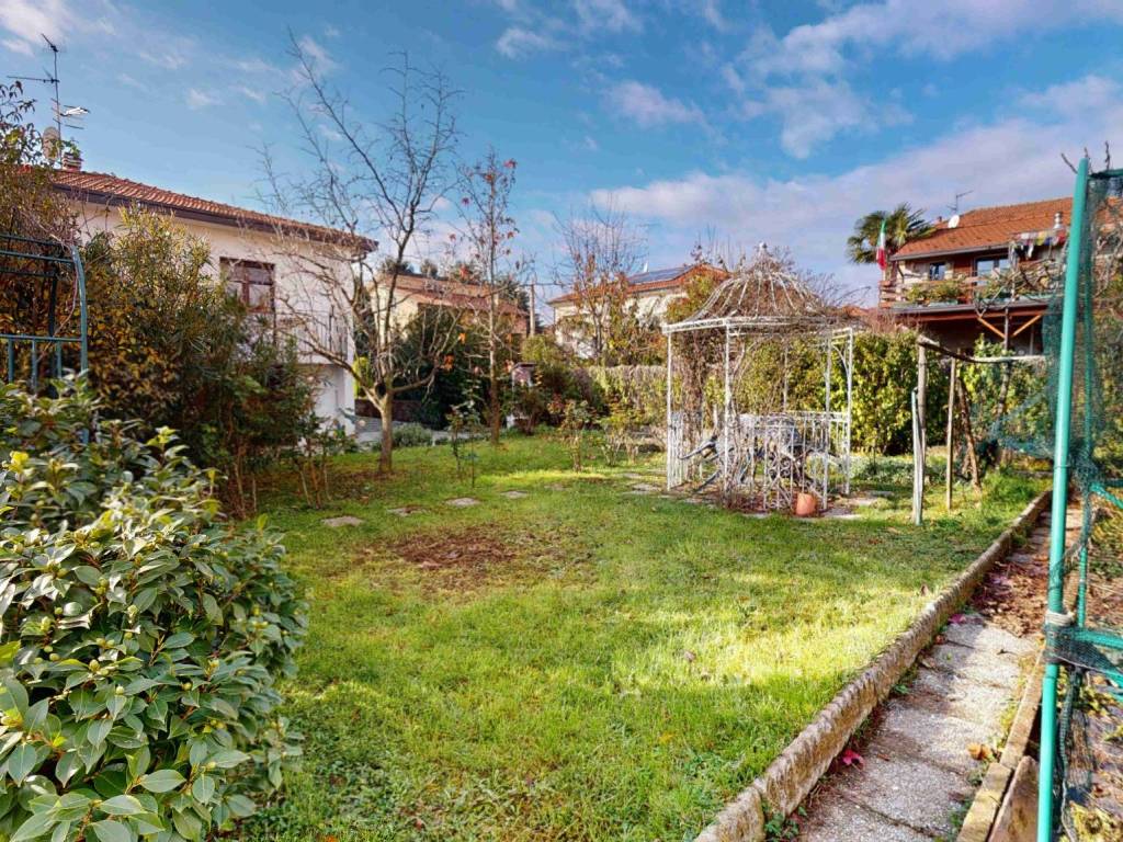 Villa a Tradate in Via Monte K2 - Foto 3