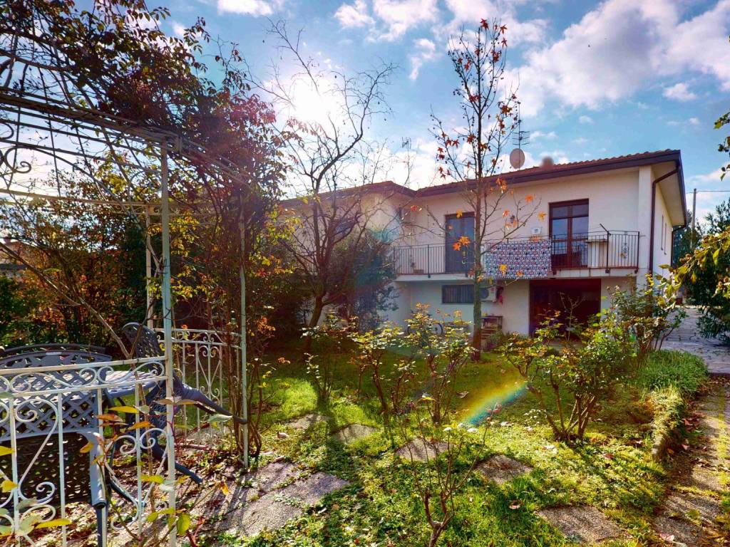 Villa a Tradate in Via Monte K2 - Foto 4