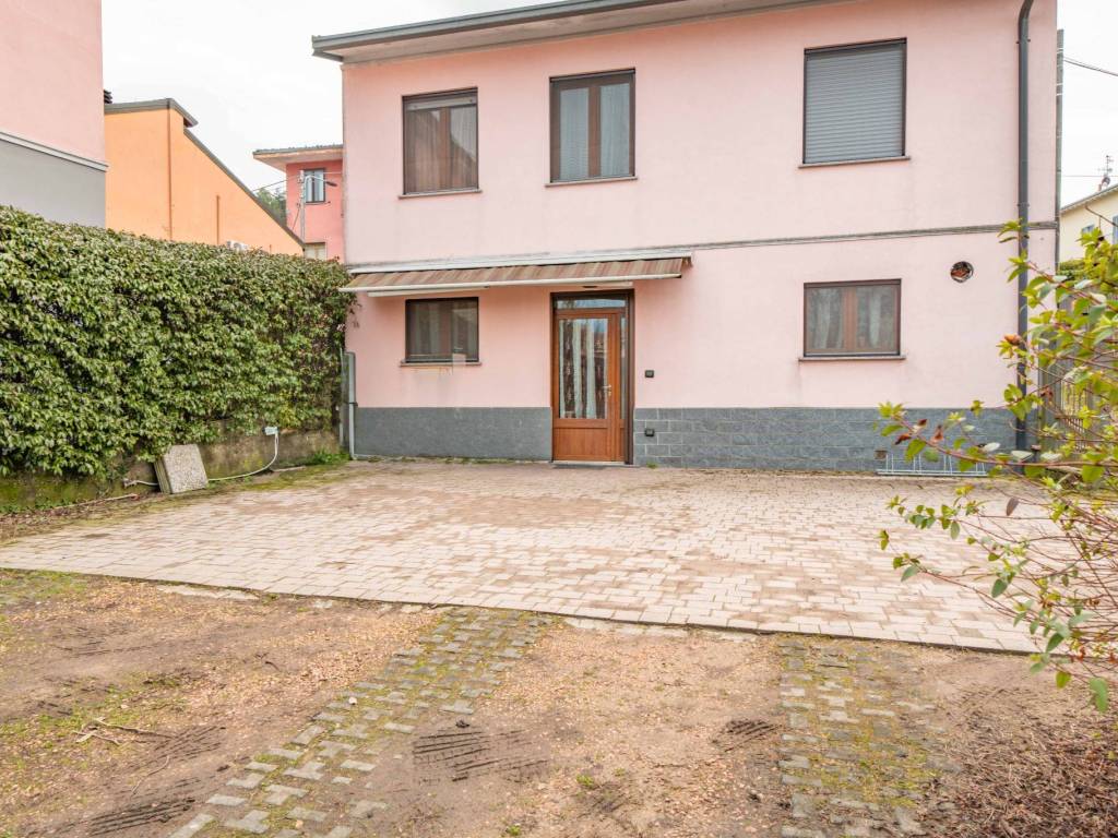 Villa a Germignaga in Via Fabio Filzi, 26 - Foto 2