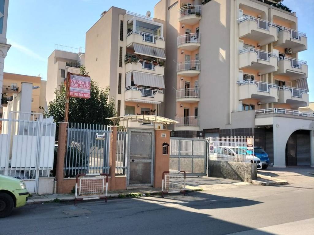 Box / garage a Bisceglie in Via Giovanni Bovio, 223 - Foto 2