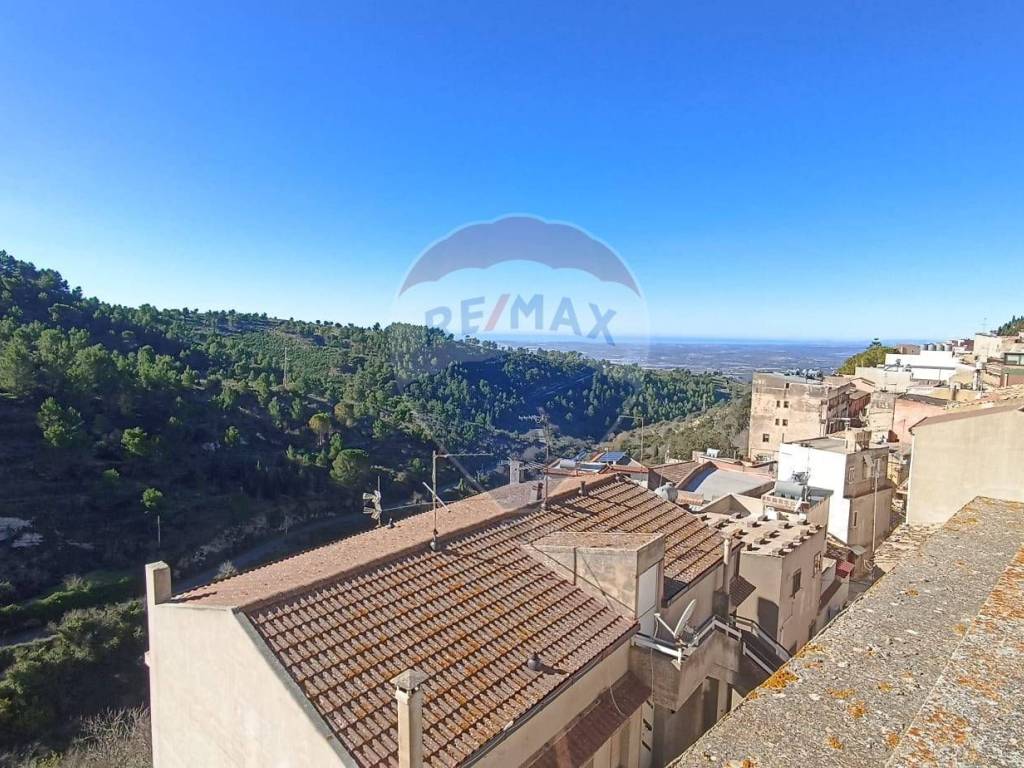 Casa indipendente a Chiaramonte gulfi in via san lorenzo, 58 - Foto 2