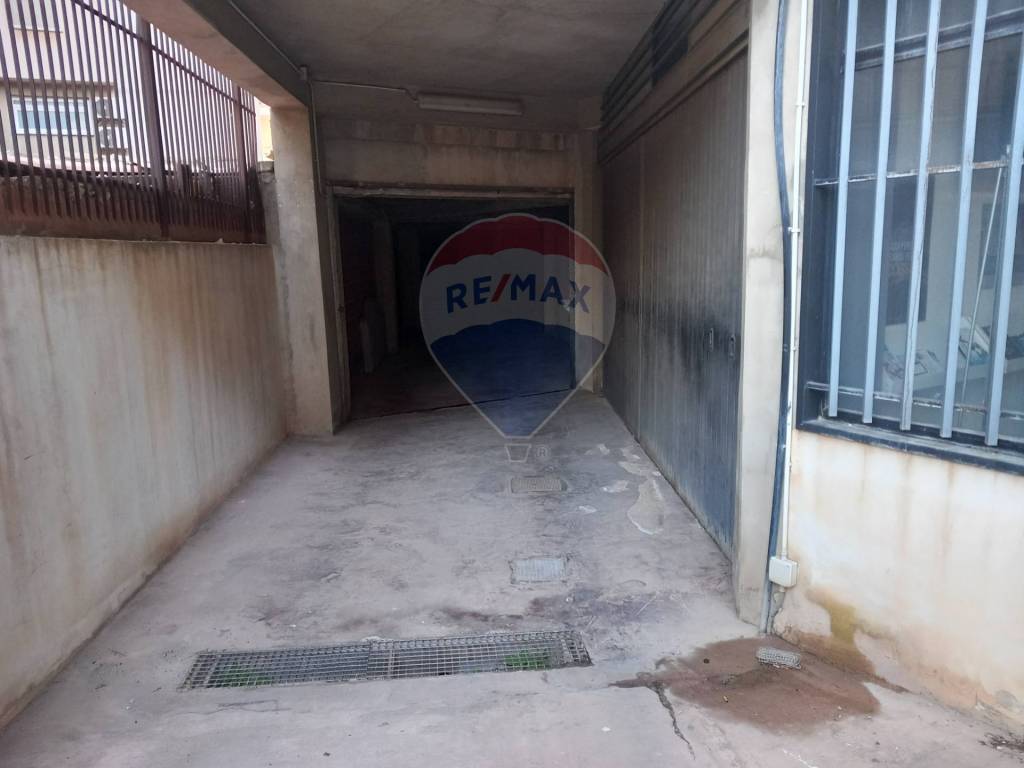 Box / garage a Vittoria in VIA CAVESTRO, 1 - Foto 4