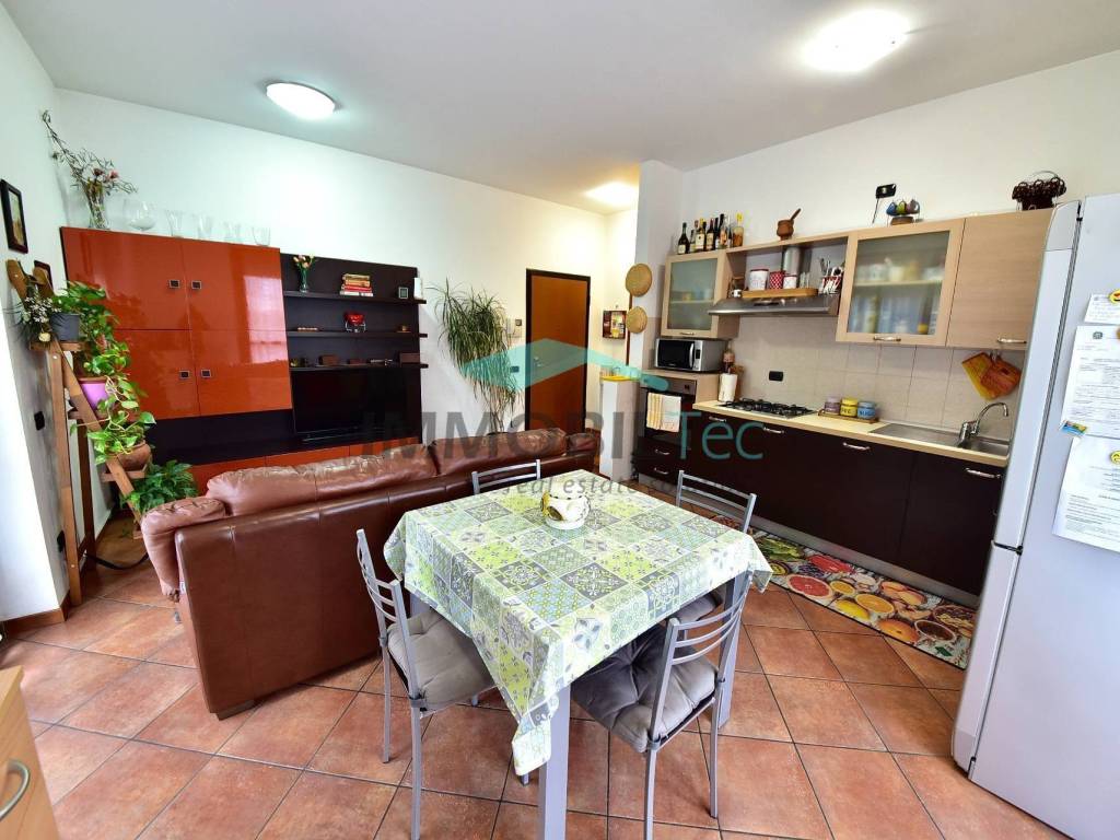 Appartamento a Gerenzano in via Manzoni, 51 - Foto 4