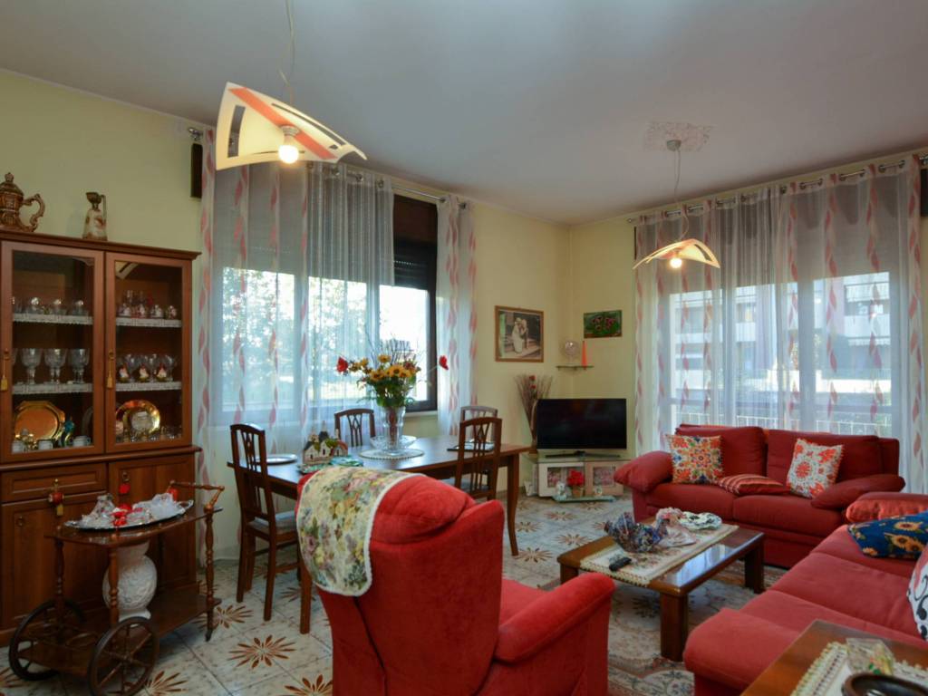 Villa a Gerenzano in Via Alessandro Manzoni, 34 - Foto 3