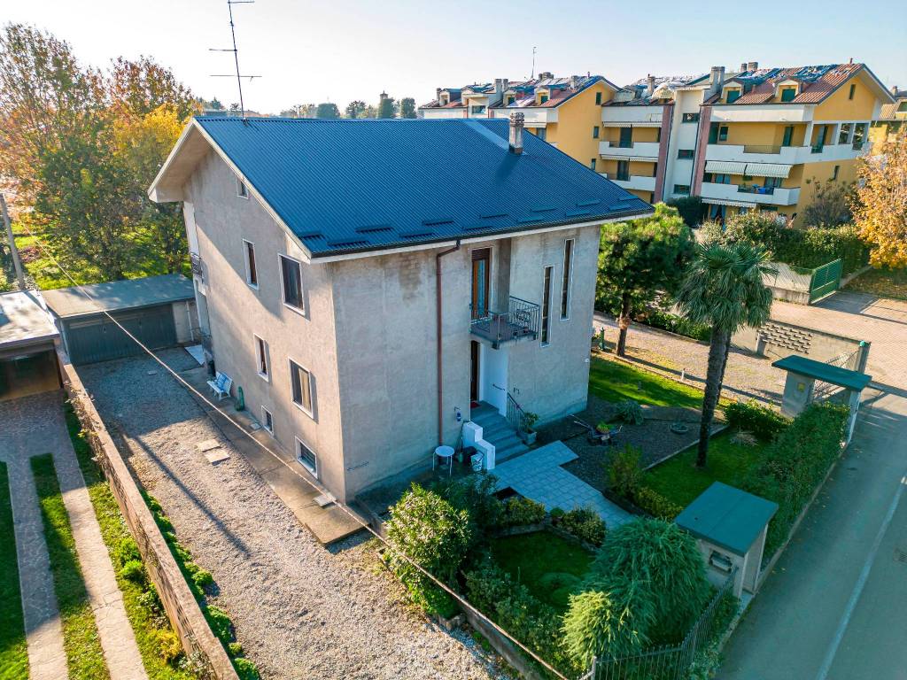 Villa a Gerenzano in Via Alessandro Manzoni, 34 - Foto 5