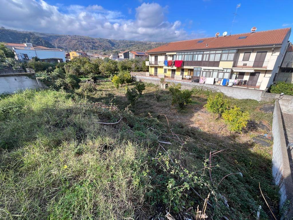 Terreno a Giarre in Via Emanuele Calì - Foto 2