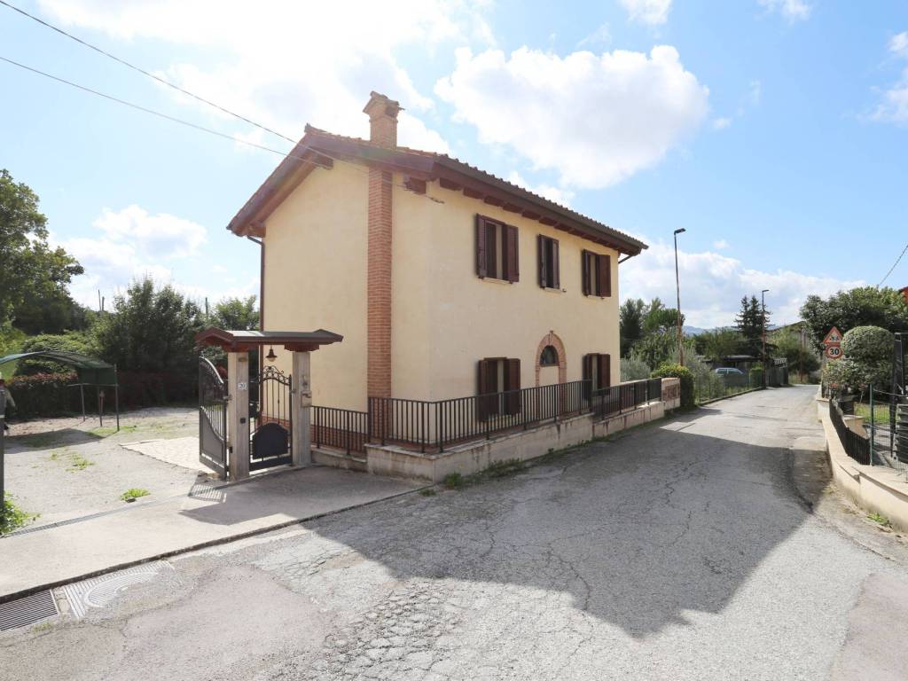 Villa a Gubbio in Via del Barco - Foto 2