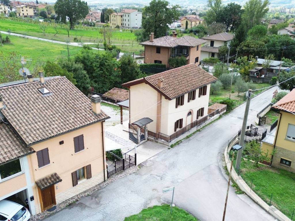 Villa a Gubbio in Via del Barco - Foto 3