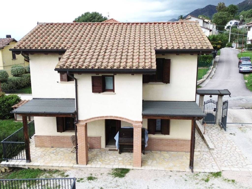 Villa a Gubbio in Via del Barco - Foto 4