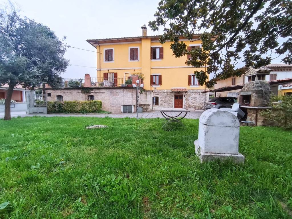 Appartamento a Torgiano in Via Ponterosciano - Foto 2